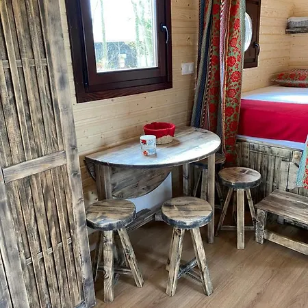 Les Roulottes De L Herm Piscine Jacuzzi Perigord