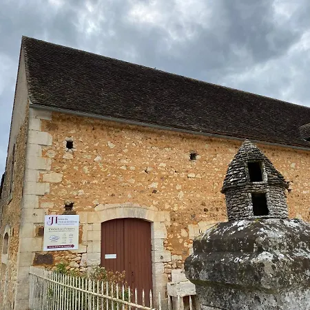 Les Roulottes De L Herm Piscine Jacuzzi Perigord Rouffignac Saint-Cernin