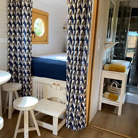 Farm stay Les Roulottes De L Herm Piscine Jacuzzi Perigord