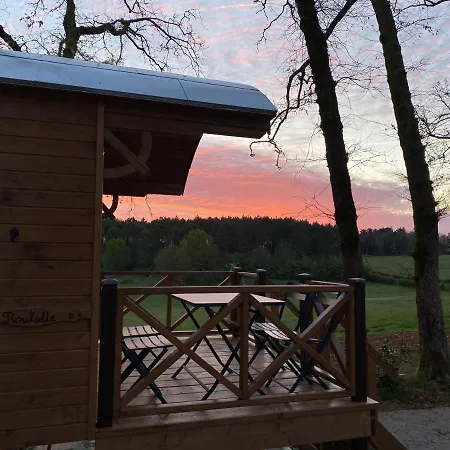 Les Roulottes De L Herm Piscine Jacuzzi Perigord Rouffignac Saint-Cernin