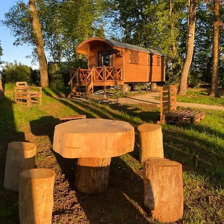 Farma Les Roulottes De L Herm Piscine Jacuzzi Perigord Rouffignac Saint-Cernin