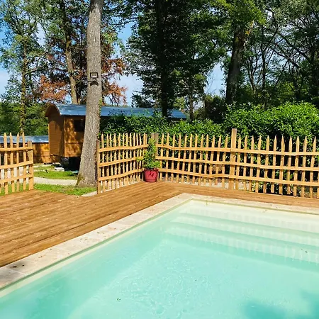 Farm stay Les Roulottes De L Herm Piscine Jacuzzi Perigord Rouffignac Saint-Cernin
