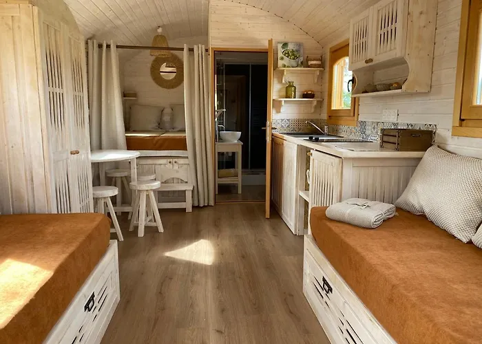 Les Roulottes De L Herm Piscine Jacuzzi Perigord *