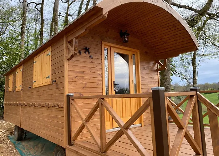 Les Roulottes De L Herm Piscine Jacuzzi Perigord *