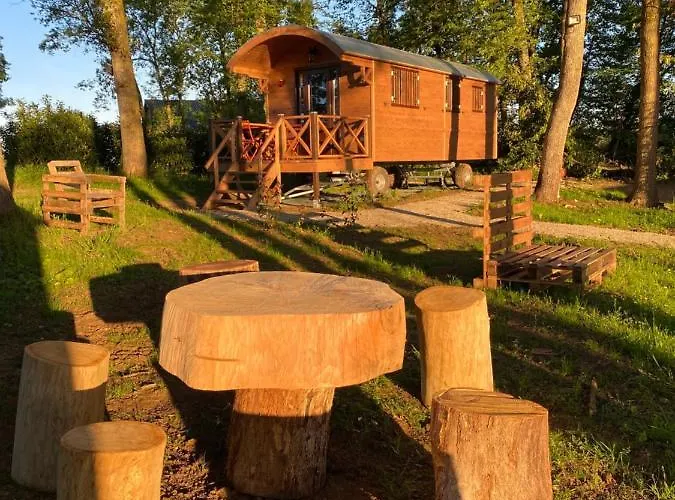 Κατάλυμα σε φάρμα Les Roulottes De L Herm Piscine Jacuzzi Perigord Rouffignac Saint-Cernin