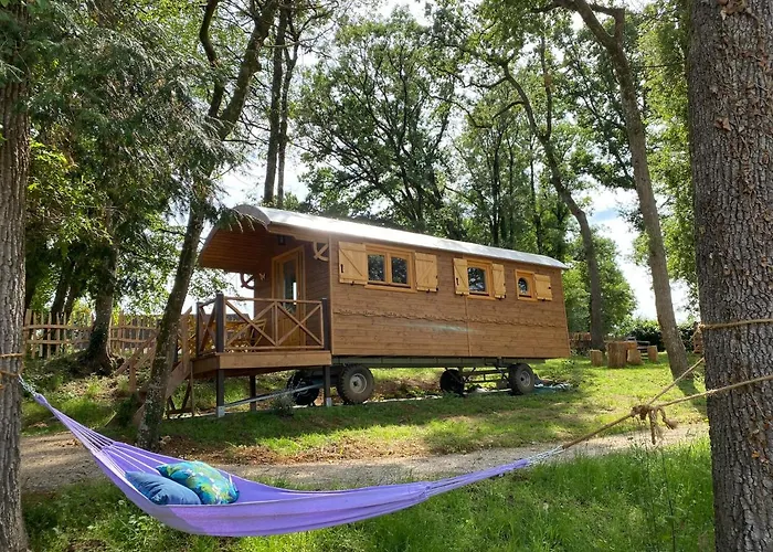 Les Roulottes De L Herm Piscine Jacuzzi Perigord *